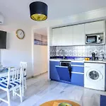 Blue Marine - Parking, Pool, Ac, Wifi *