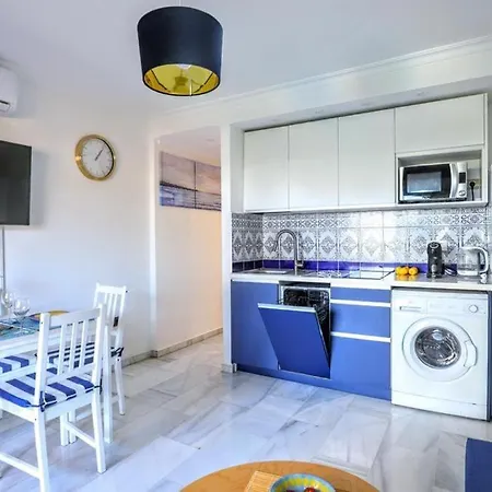 Blue Marine - Parking, Pool, Ac, Wifi *