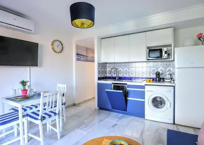 Blue Marine - Parking, Pool, Ac, Wifi *