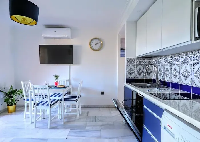 Blue Marine - Parking, Pool, Ac, Wifi *