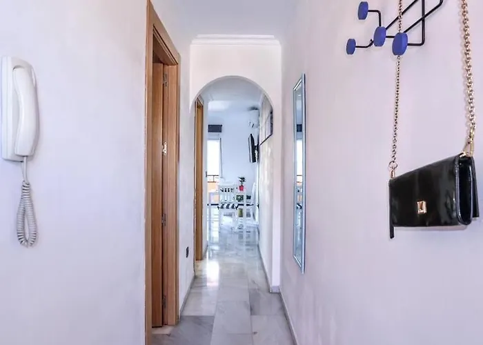 Blue Marine - Parking, Pool, Ac, Wifi *