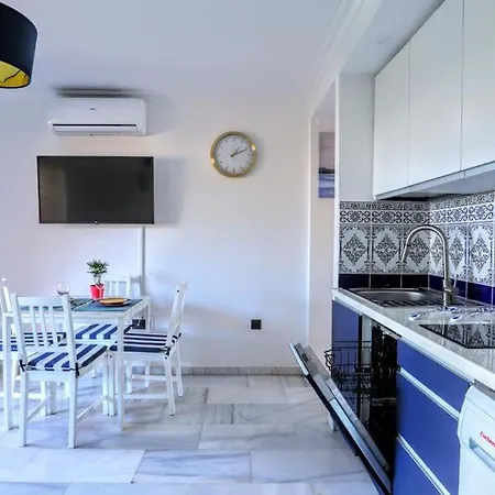 Blue Marine - Parking, Pool, Ac, Wifi *